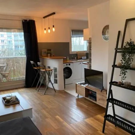 Fresnes Apartment *